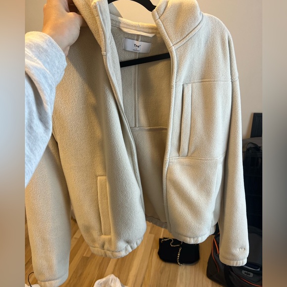 COPY - Aritzia TNA fleece jacket creme color size 1 - Picture 1 of 1